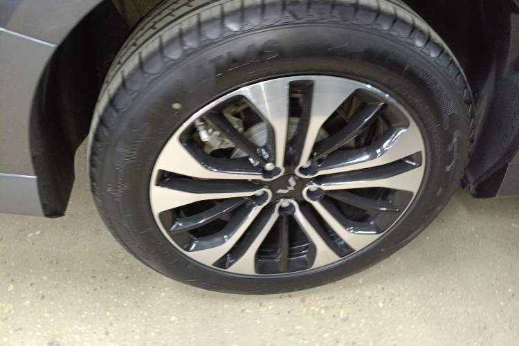 Used Wuling Victory 2020 1.5T CVT Flagship Edition Exterior 5