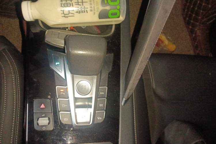 Used BYD Song Pro New Energy 2019 DM 1.5T Four-Wheel Drive Performance Edition Deluxe Model Gear Lever