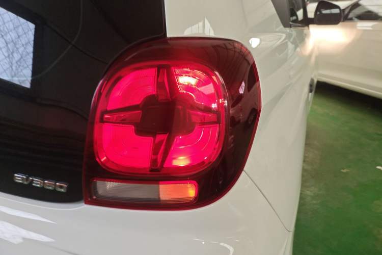 Used Roewe Clever 2022 311km QiQi BoBo Edition Right Rear Taillight