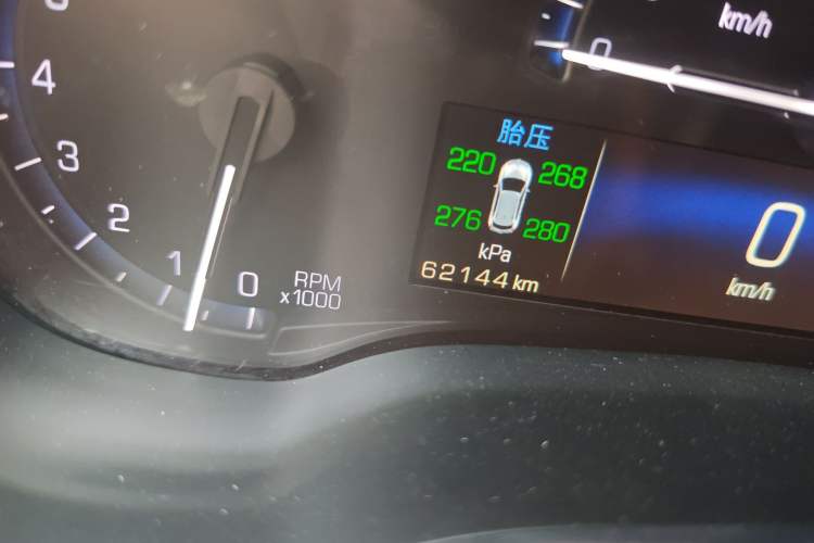 Used Cadillac SRX 2015 3.0L Elite Model Odometer Close Up
