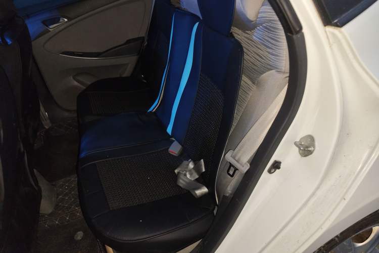 Used Hyundai Verna (older generation) 2016 1.4L Manual Smart GLS Trim