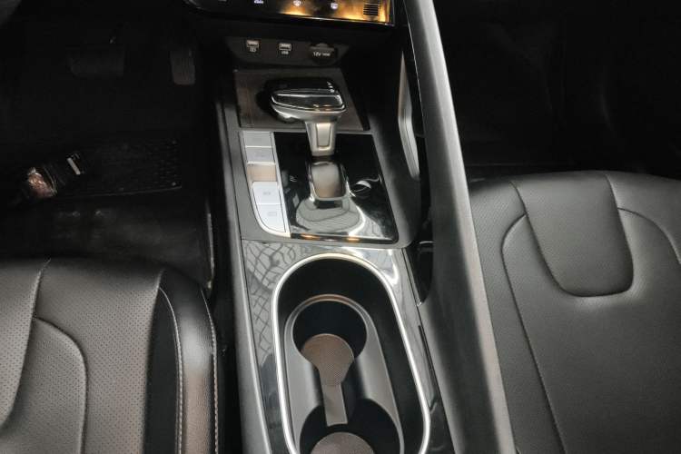 Used Hyundai Elantra 2021 1.5L CVT LUX Prestige Edition