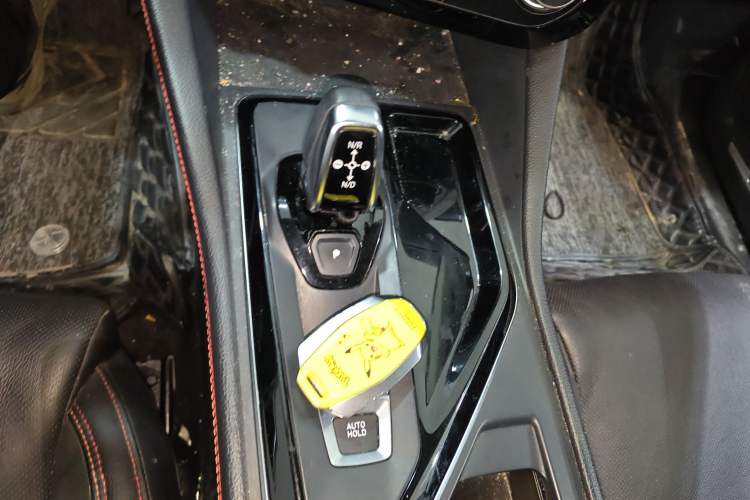 Used Lynk & Co 02 2020 High-Energy Edition 2.0T Automatic Two-Wheel Drive Pro Version Gear Lever