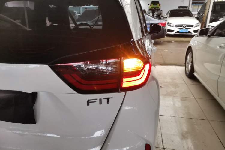 Used Honda Fit 2021 1.5L CVT Trend Edition Exterior 3