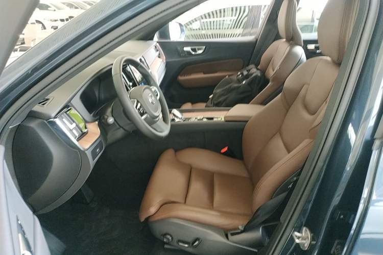 Used Volvo XC60 2025 B5 Four-Wheel Drive Smart & Advanced Luxury Edition