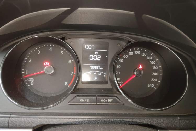 Used Volkswagen Lavida 2015 1.6L Manual Comfort Edition Instrument Cluster