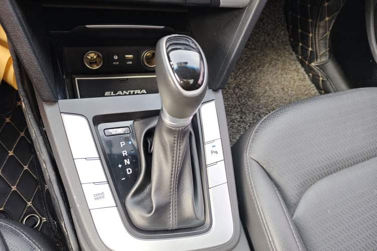 Used Hyundai Elantra (6th Generation / Lingdong) 2016 1.6L Automatic ZhiXuan · Luxury Version