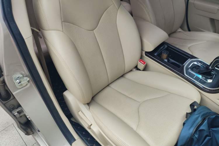 Used Changan Raeton 2014 1.8T Automatic Elite Anniversary Edition China IV Standard
