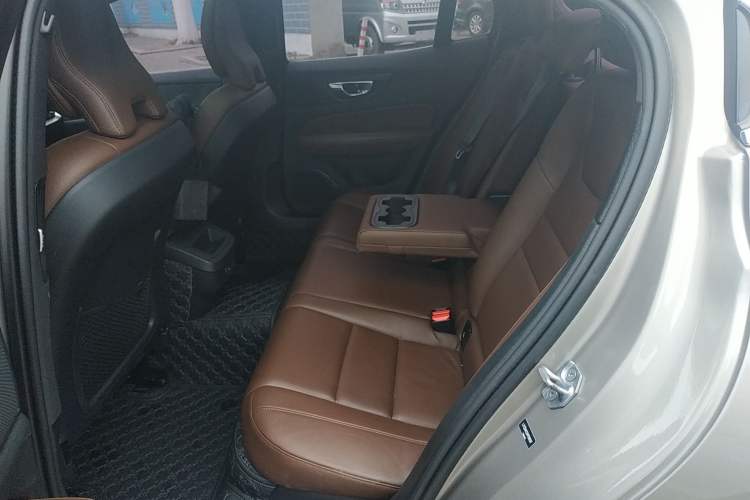 Used Volvo S60 2021 T4 Zhiyi Luxury Edition
