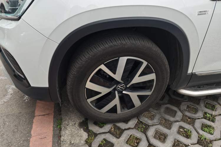 Used Volkswagen Tayron 2023 280TSI Two-Wheel-Drive Luxury Plus Advanced Version
