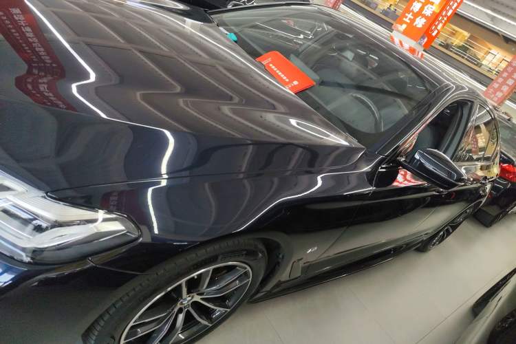 Used BMW 5 Series (Import) 2021 525i M Sport Package
