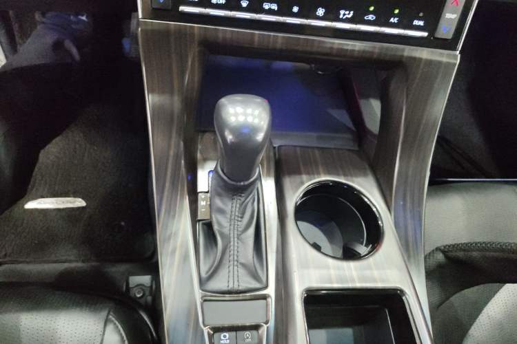 Used Toyota Avalon 2019 2.0L XLE Premium Edition China VI
