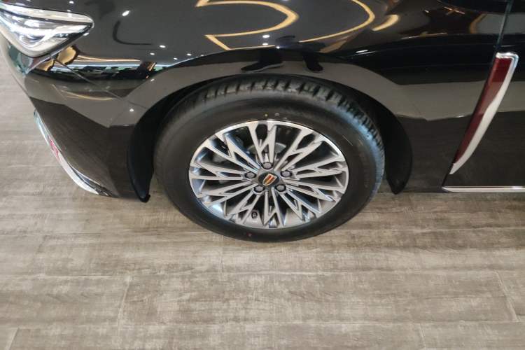 Used Hongqi H5 2025 1.5T DCT Qiyun 500 000th Unit Commemorative Edition Left Front Wheel Hub