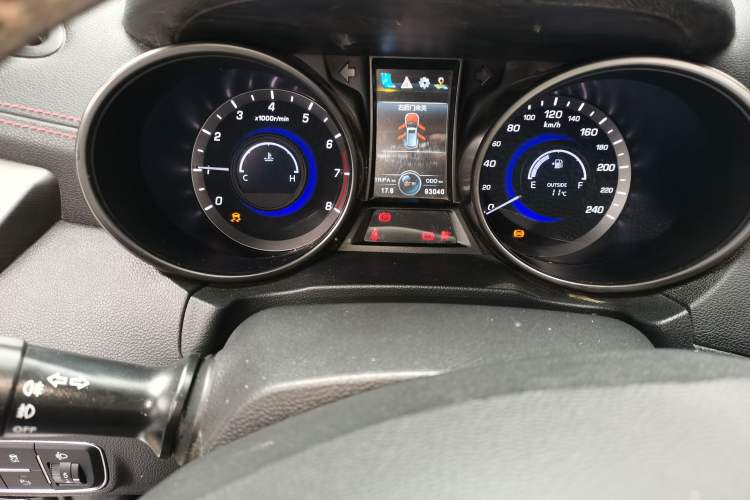 Used CHANGAN CS75 2017 Shangku Edition 1.5T Manual ZhiXiang Model
