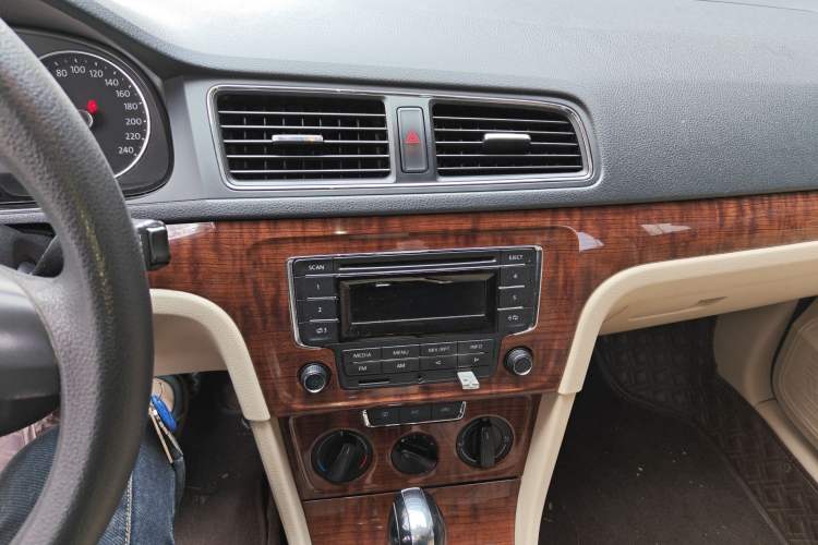 Used Volkswagen Lavida 2013 Restyled Classic 1.6L Automatic Comfort Edition
