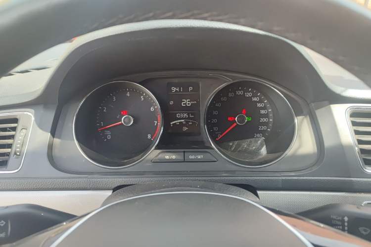 Used Volkswagen Lavida 2017 1.6L Automatic Comfort Edition Instrument Cluster