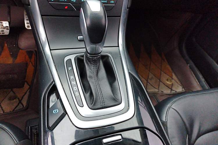 Used Ford Edge 2016 EcoBoost 245 Two-Wheel-Drive Titanium 7-Seater
