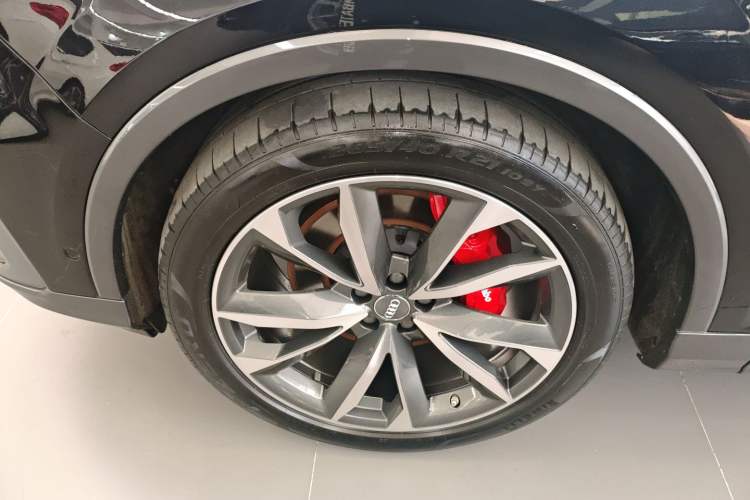 Used Audi Q7 2020 55 TFSI quattro S line sports model
