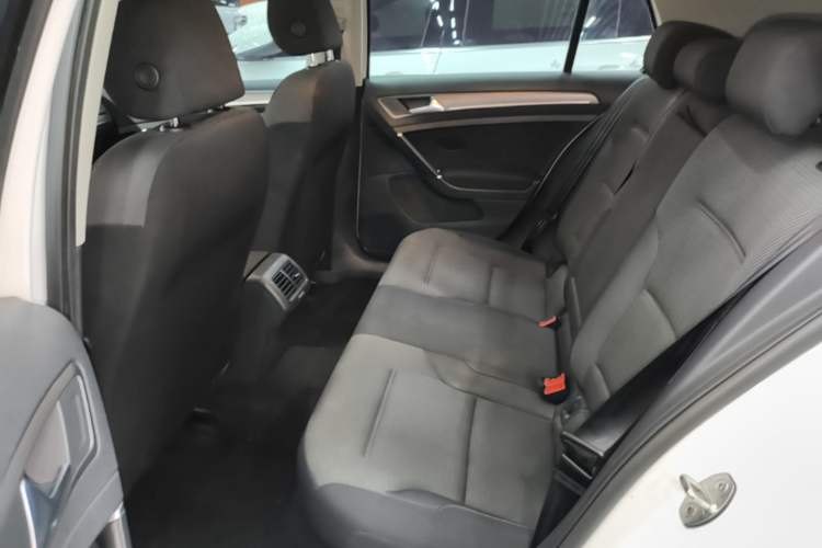 Used Volkswagen Golf 2017 1.6L Automatic Comfort Million-Vehicle Anniversary Edition Left Rear Seat