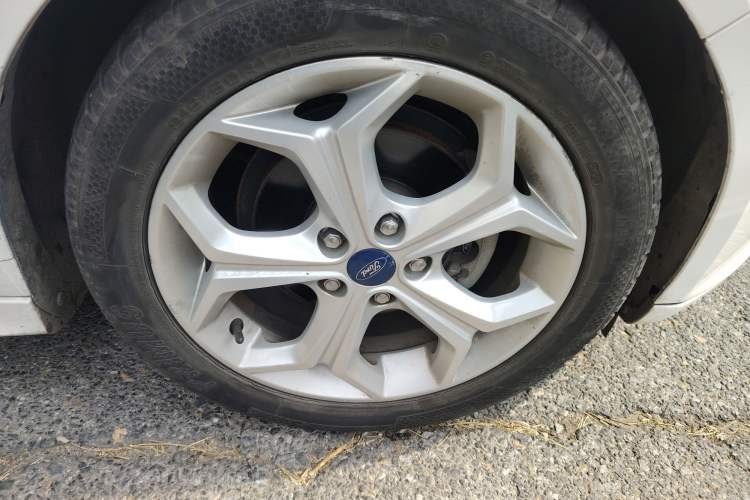 Used Ford Focus 2012 Hatchback 2.0L Automatic Luxury Sport Model
