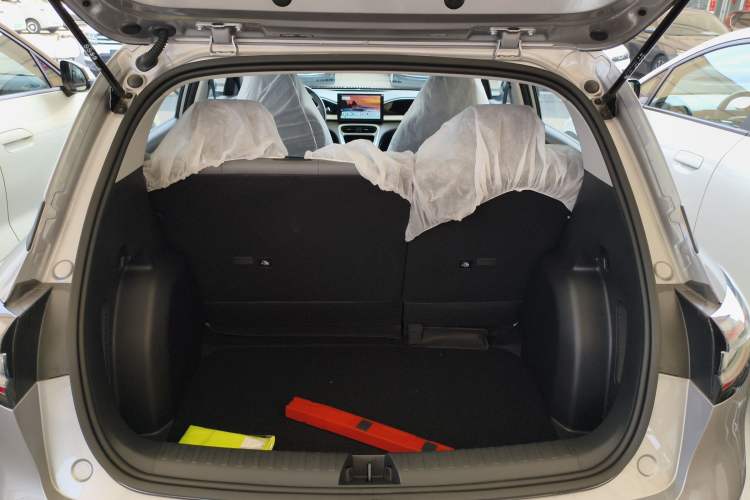 Used Geely Galaxy Geome 2026 Model 310km Youth Edition
