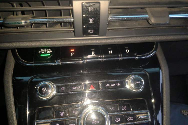 Used Lincoln Corsair 2022 2.0T Two-Wheel Drive Deluxe Edition
