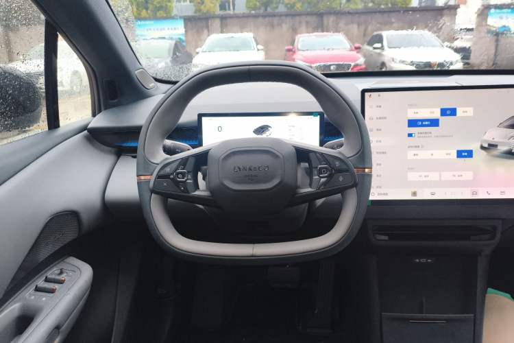 Used Lynk & Co Z20 2025 530 km Range Rear-Wheel Drive Pro
