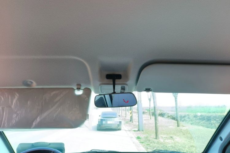 Used Wuling Yangguang 2024 300KM Comfort Version Passenger Van 75kW
