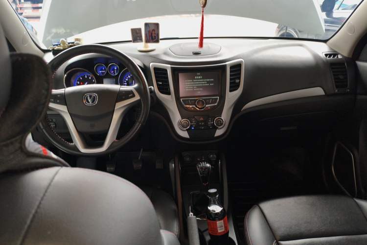 Used CHANGAN CS35 2016 1.6L Manual Luxury Model China IV Standard Center Console
