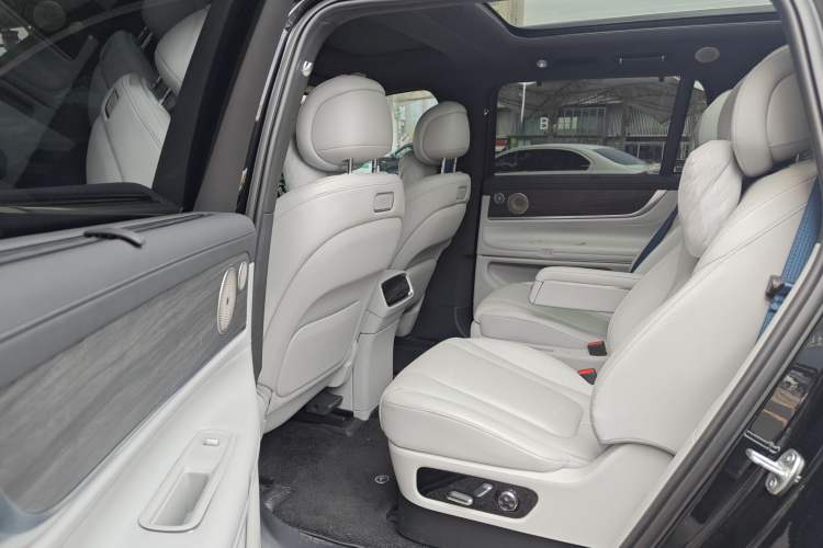 Used Hima AITO M9 2024 Range-Extended Ultra Version 42 kWh 6-Seater Model
