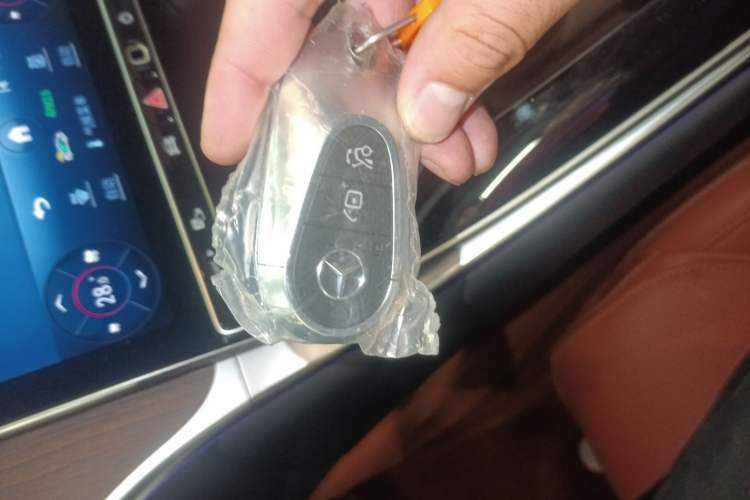 Used Mercedes-Benz GLC 2023 GLC 300 L 4MATIC Dynamic 7-Seater Vehicle Key