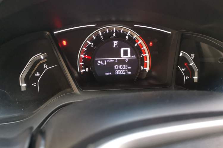 Used Honda Civic 2016 180TURBO CVT Comfort Version Odometer Close Up