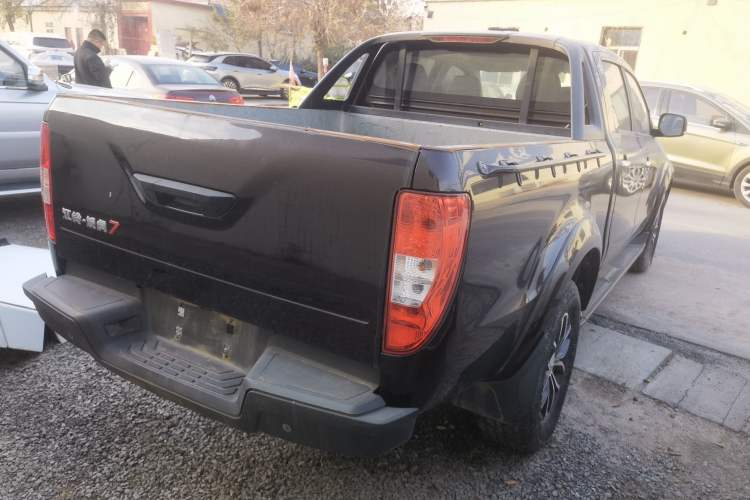 Used JMC Yuhu 7 2022 2.0T Manual Diesel Two-Wheel Drive Comfort Plus Long Wheelbase