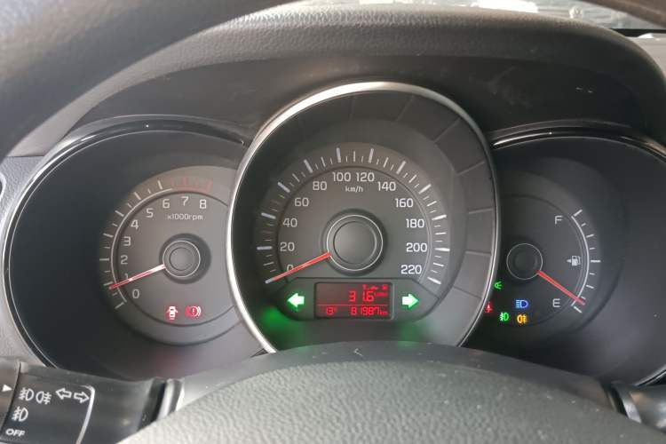 Used Kia K2 2015 Sedan 1.4L MT GLS