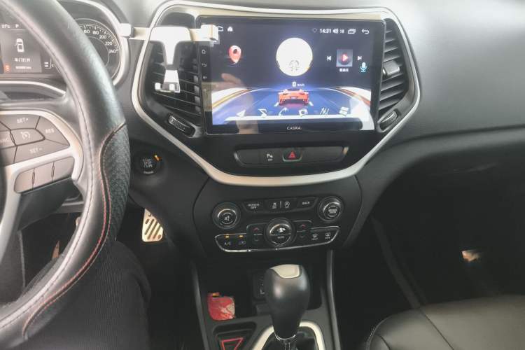 Used Jeep Cherokee 2016 2.4L Leading Edition
