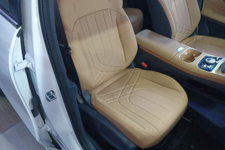 Used Geely Galaxy Galaxy Xingjian 7 EM-i 2025 120km Launch+ Version
