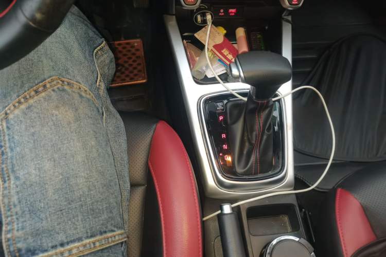 Used Kia KX Cross 2017 1.4L AT GLS Gear Lever