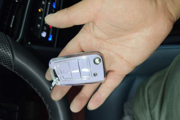 Used Volkswagen Tharu 2023 300TSI Two-Wheel-Drive Full Moon Edition