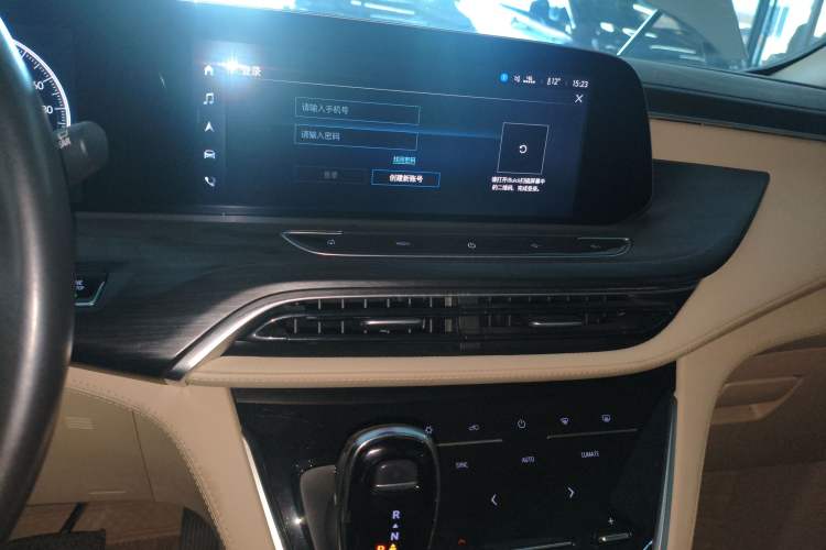 Used Buick GL8 2022 ES Landtrek 653T Luxury Edition
