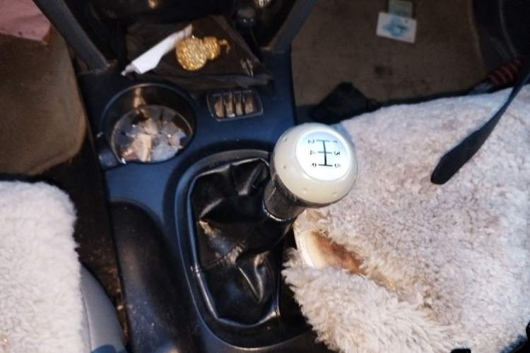 Used Huatai Santa Fe Classic 2012 2.0L Gasoline Manual Two-Wheel Drive with Sunroof
