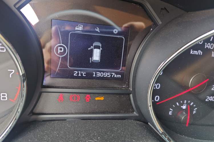 Used Kia Carnival 2015 3.3 GDI Luxury Edition China V Standard Odometer Close Up