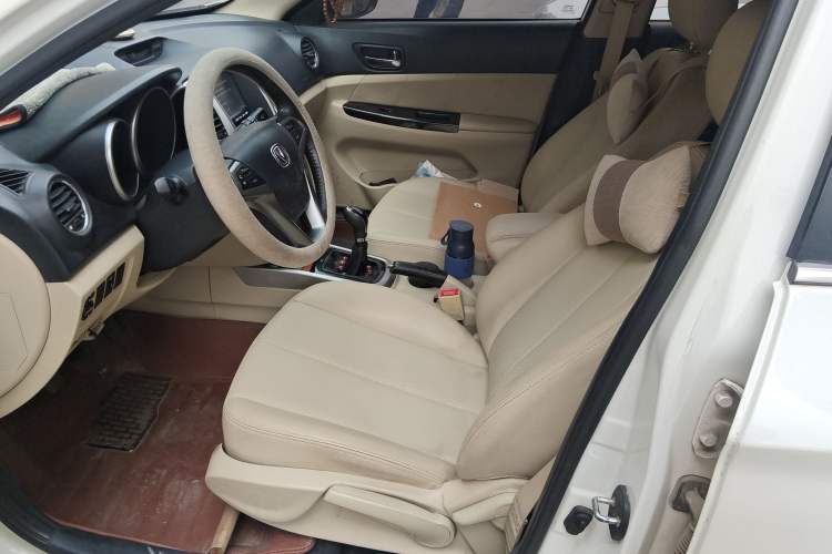 Used Changan Eado 2015 1.6L Manual Luxury Model China V Standard
