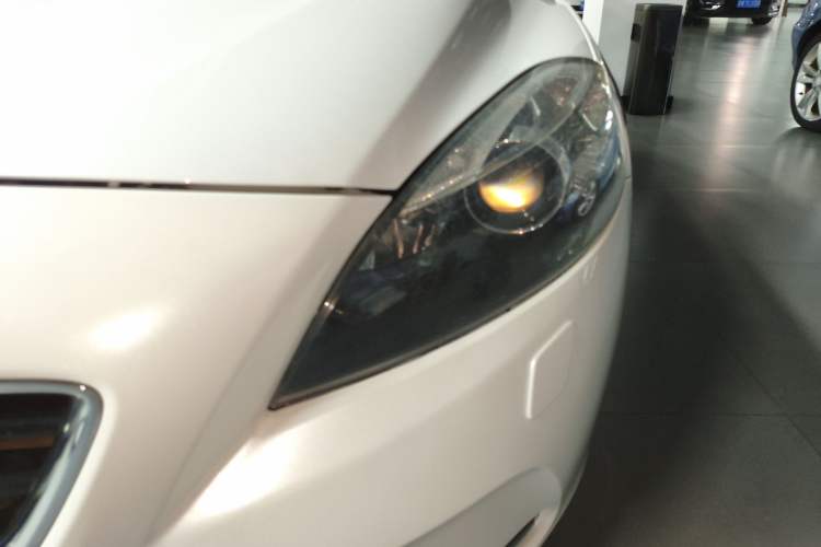 Used Volvo V40 2016 T3 Zhiyi Edition