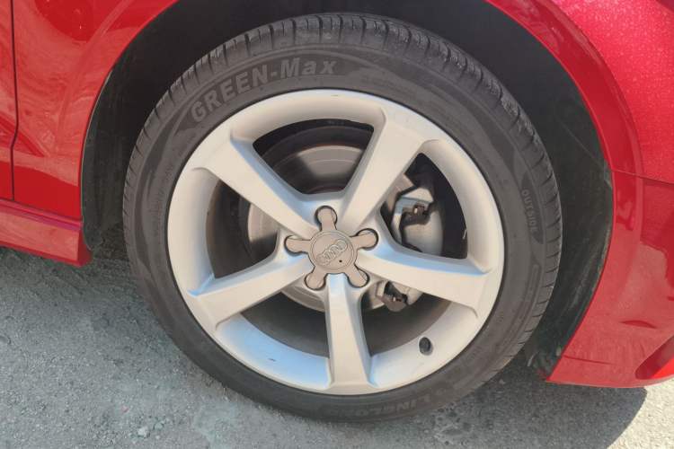 Used Audi A3 2018 30th Anniversary Edition Limousine 35 TFSI Fashion Model Right Front Wheel Hub