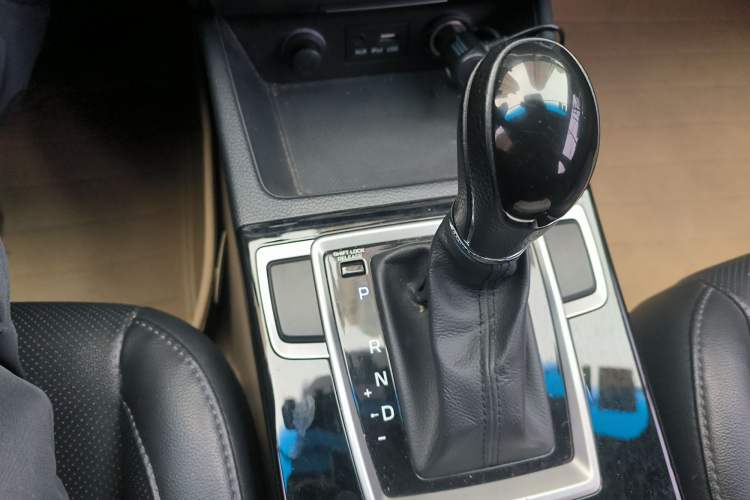 Used Hyundai Mistra 2014 1.8L Automatic Smart GLS Gear Lever