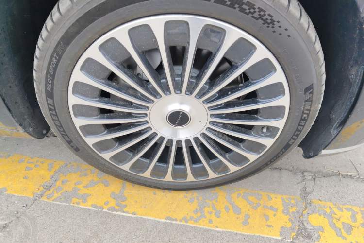 Used Hima Stelato S9 2025 Extended-Range Ultra Right Front Wheel Hub