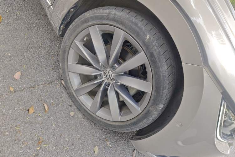 Used Volkswagen FAW-Volkswagen CC 2019 380TSI Yeyan Edition China V Standard Right Front Wheel Hub