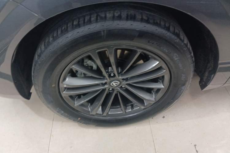 Used Changan UNI-K 2023 2.0T Two-Wheel Drive YueShang Trim
