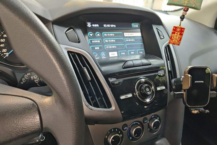 Used Ford Focus 2012 Hatchback 1.6L Automatic Comfort Model Audio And AC Panel