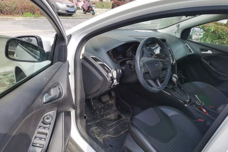 Used Ford Focus 2018 Hatchback Classic 1.6L Automatic Trendy SmartDrive Edition